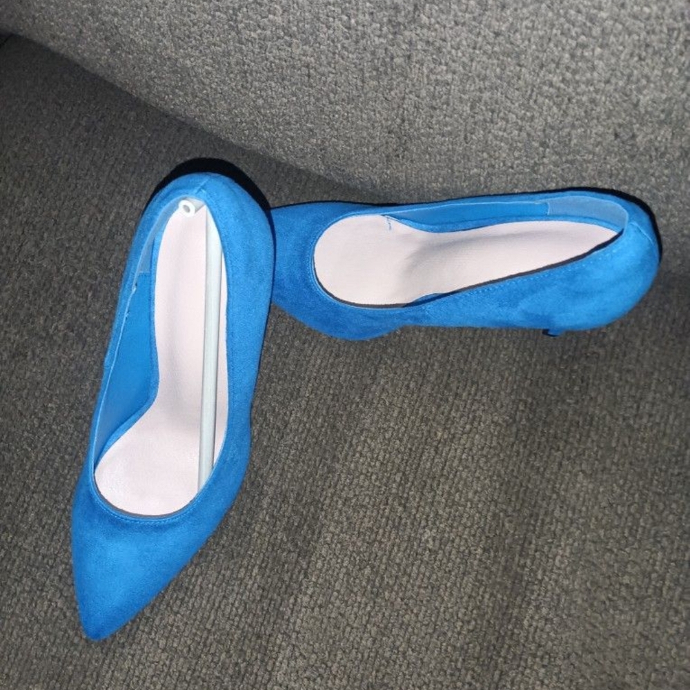 Stunning Brand New Elegant Women's Blue Suede Pumps Size 5